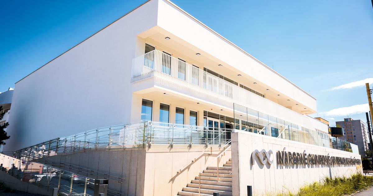 Narodne olympijske centrum plaveckych sportov v Kosiciach ziskalo titul Stavba roka 2025