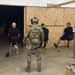 Nelegalna tovaren na cigarety fungovala v byvalom druzstve Po rozsiahlej akcii skoncilo 20 ludi vo vazbe