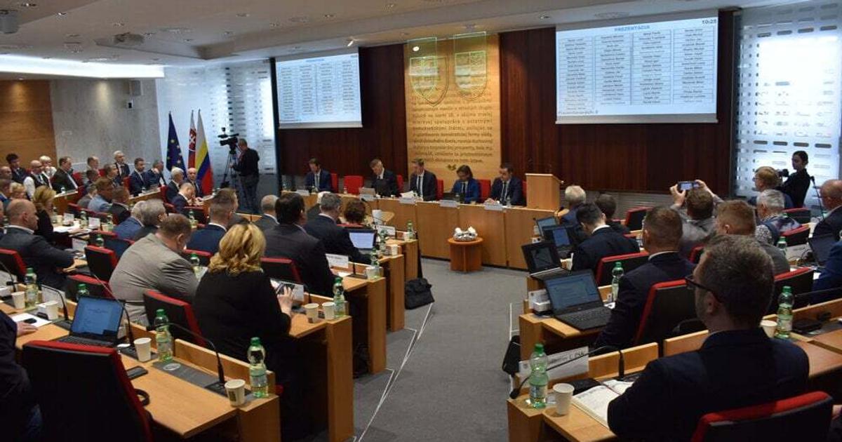 Ostre slova pred zupnym rokovanim si fetak zaznelo v sale incident ma dohru aj v plene