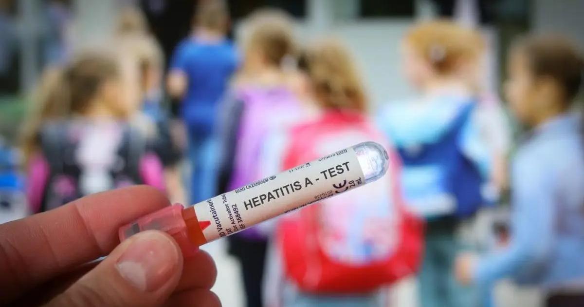 Hygienici zaznamenali v okrese Roznava tri nove ohniska virusu hepatitidy typu A