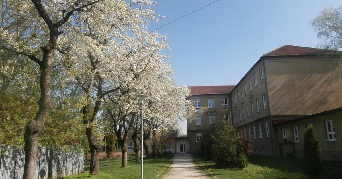 Peniaze na mzdy mali by pouit na vykurovanie koly Na odmench zamestnancom preerpali tisce eur
