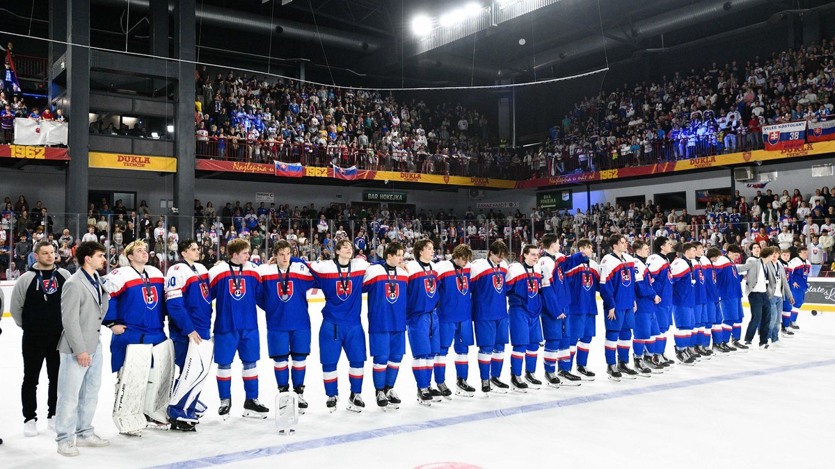 Poblaznili Slovensko hrali finale Kto su strieborn medailisti na MS v hokeji U18