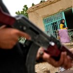 Pri utoku militantov na zakladnu v Pakistane zahynulo osm ludi 35 bolo zranenych