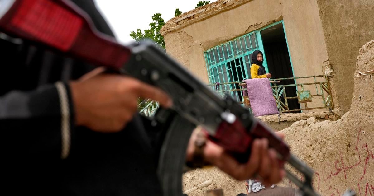 Pri utoku militantov na zakladnu v Pakistane zahynulo osm ludi 35 bolo zranenych
