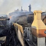 V obci sa rozputalo peklo Horeli domy aut a garaze