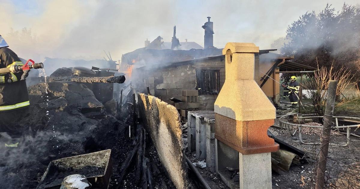 V obci sa rozputalo peklo Horeli domy aut a garaze