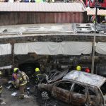 Zrazka vlaku s autobusom v Thajsku si vyzadala najmenej osem obeti