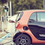 Biznis s elektroautami Lider na trhu preraba kazdy rok miliony zachranuju ho akcionari
