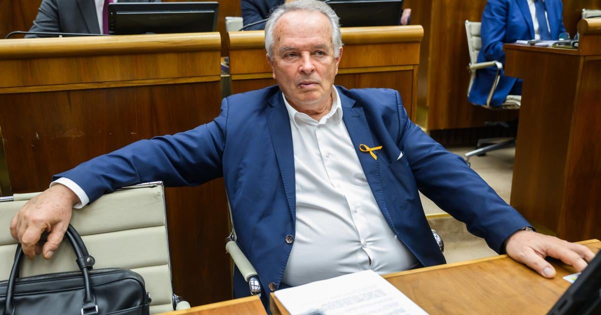 Cakali to vo stvrtok Pellegriniho menovanie Radacovskeho a Kmeca v kalendari nie je