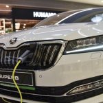 Elektricke vozidla v Europe vlani znizili spotrebu ropy o viac nez 10 miliard litrov