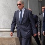 Miliardar Black vypovedal pred kongresovym vyborom v pripade Epstein