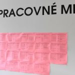 Na trh prace vstupuju absolventi ich predstavy sa casto stretavaju s realitou