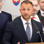 Nie sme povinni odpovedat denniku SME Sutaj Estok odmieta odpovedat na otazky tykajuce sa prenajmu aut
