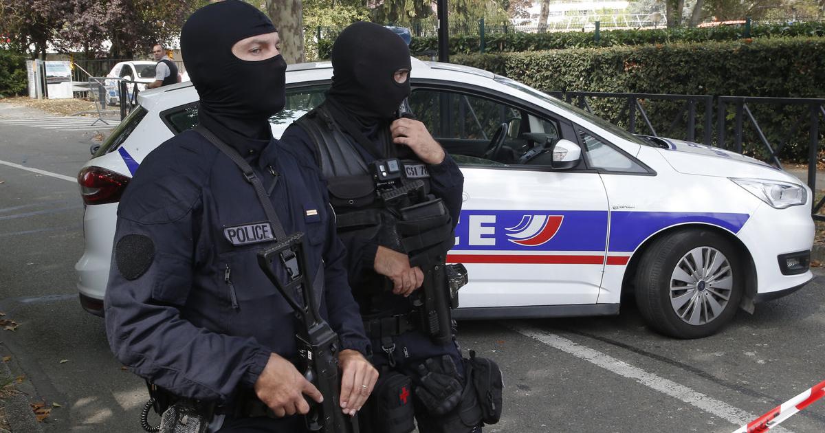 Policajt v Kalifornii postrelil kolegu pocas nevhodneho zartovania so zbranami