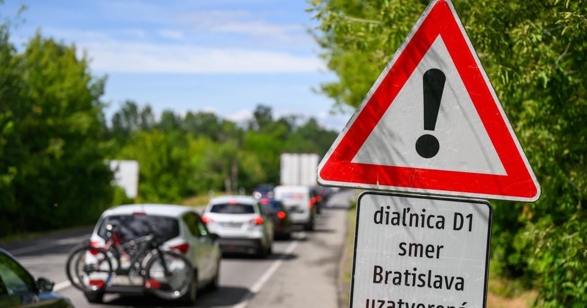 Policia obmedzila vyjazd z Ivanky pri Dunaji pre plynulu prepavku