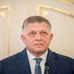 Premier sa postavil na stranu syna Agentura Smer v ktorej je Fico mladsi konatelom nezachadza s verejnymi prostriedkami