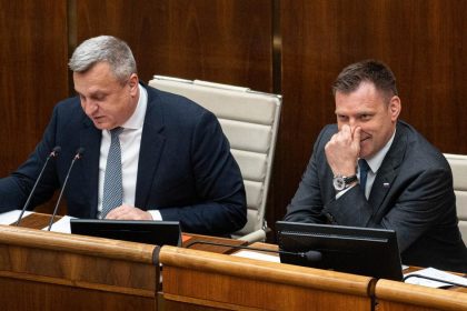 Schodza o odvolani ministra Tarabu sa na prvy pokus nezacala