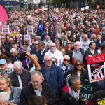 V Belfaste sa po nepokojoch zisli tisice ludi na proteste proti rasizmu