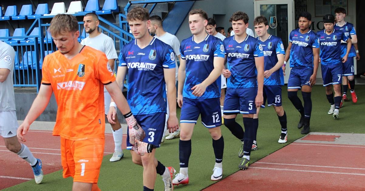 zachrana je maly zazrak muzsky futbal v nasom meste uz dlhsie stoji na hlinenych nohach hovori ikona klubu