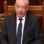 Madarsky prezident podpisuje novelu ustavy ktora ukonci aj jeho mandat
