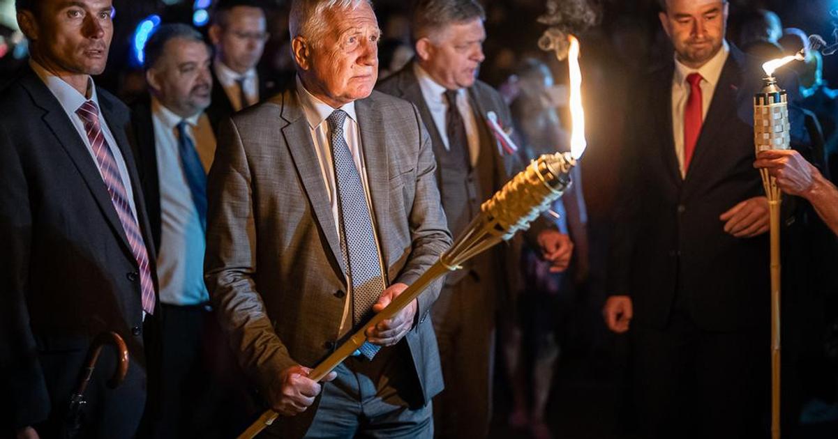 Oslavy zvrchovanosti Kamenicky dal kolegovi zo Smeru vyse 113tisic vystupi rovnaka skupina ktora vystupila na Devine