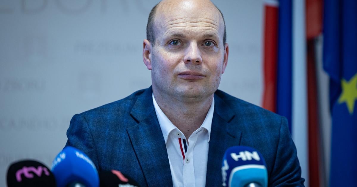 Sutaj Estok prehral dalsi spor Sud rozhodol ze viceprezidenta policie odvolal nezakonne