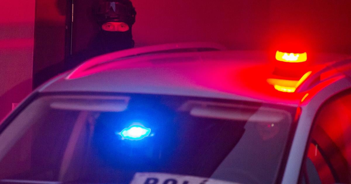 UBOK zasahoval pri podozreni z korupcnej cinnosti vysetrovatel obvinil dve osoby