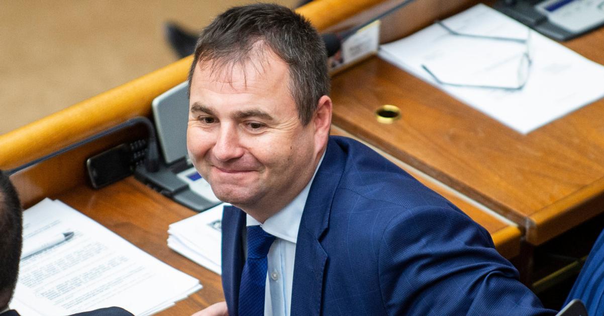 V meste Smeru sa byvali a sucasni stranici navzajom stretavaju Medzitim sa v Zlatych Moravciach deju zvlastne veci