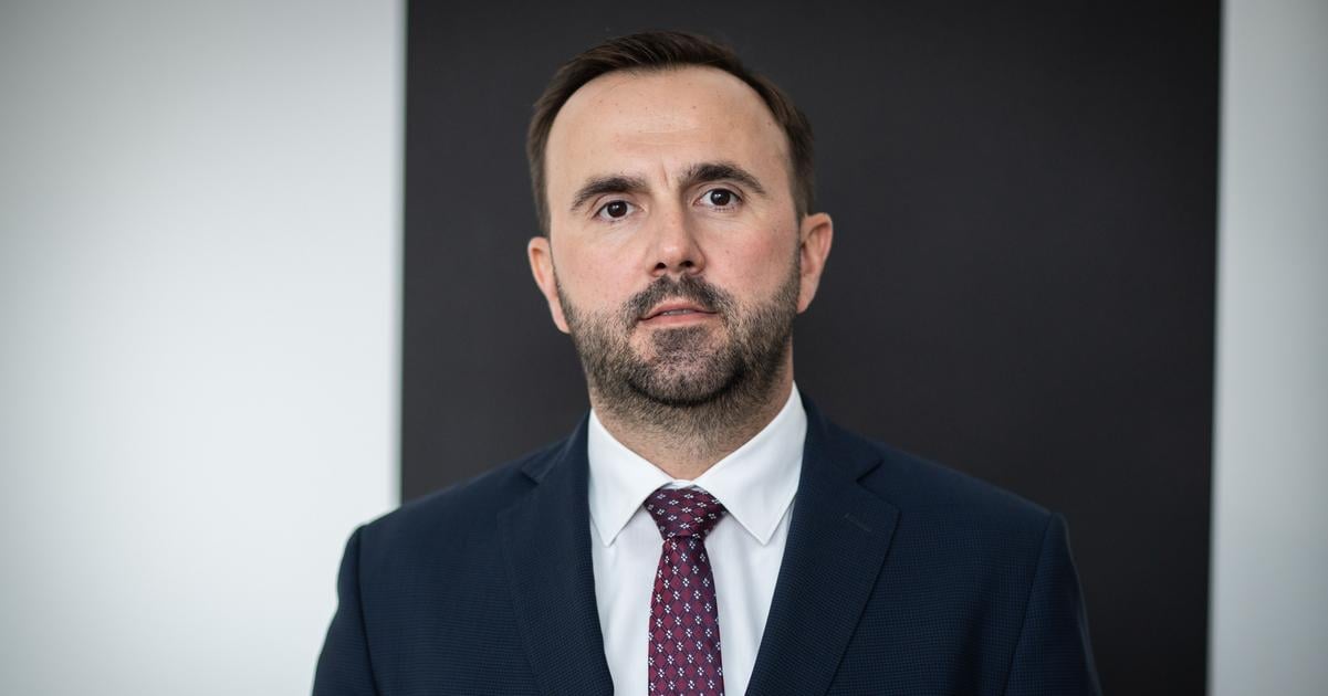 Vo vnutri Financnej spravy posobi organizovana skupina hovori poslanec PS Stefan Kiss