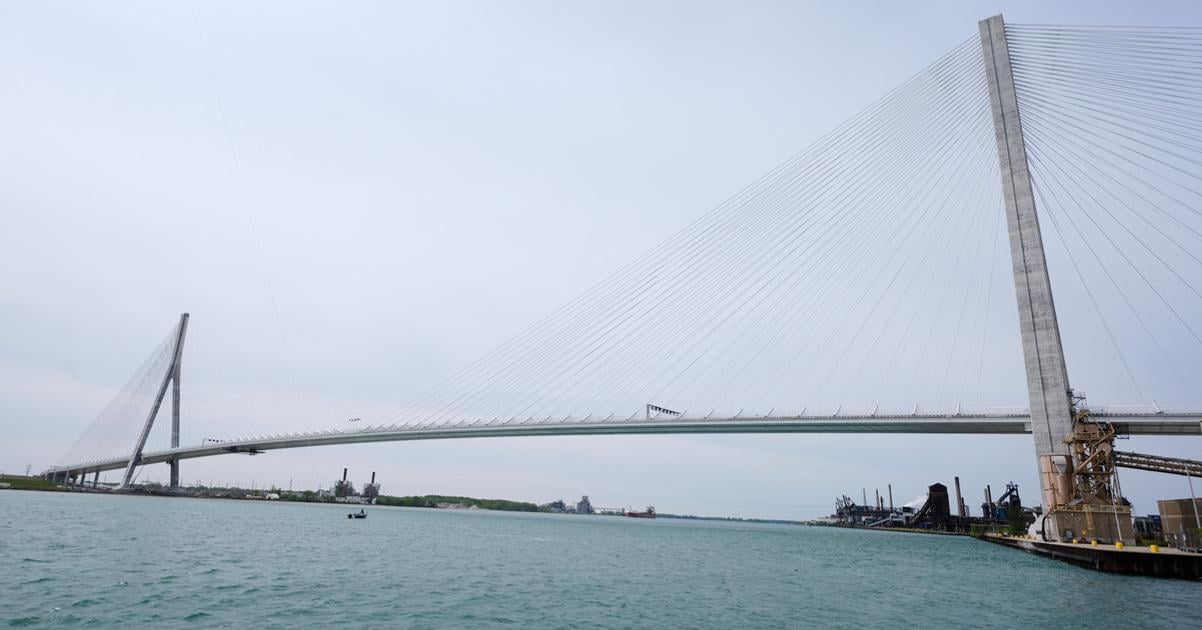 Vrcholia pripravy na otvorenie dalsieho mosta medzi USA a Kanadou