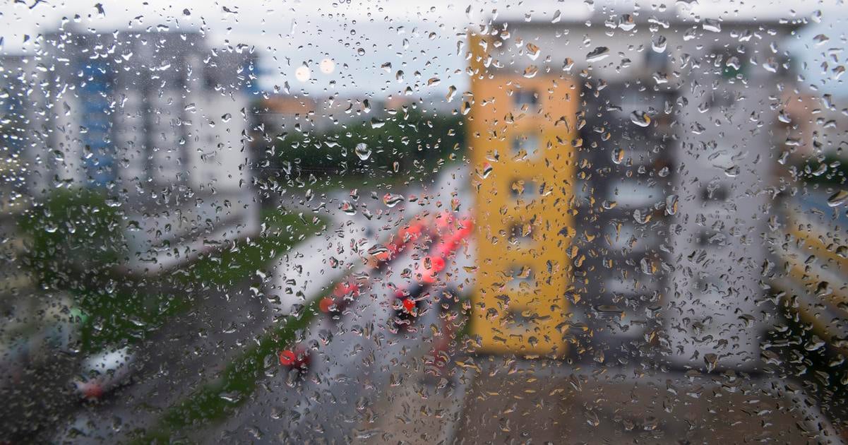 Vychodne Slovensko mozu postihnut burky a vysoke teploty varuju meteorologovia