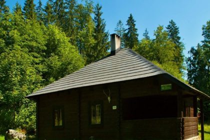Za 20 eur noc v srdci divociny V tychto chatach sa ludia odpoja od sveta