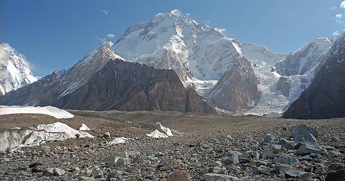 po pade laviny na hore broad peak je nezvestnych desat horoliezcov skupinu viedol nirmal purja
