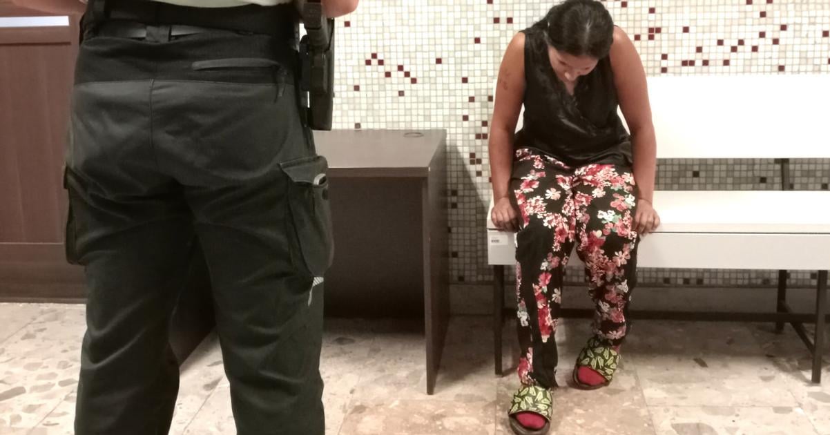 Druha nahanala s nozom v ruke a vyhradzala sa mu zabitim klamali o mne branila sa