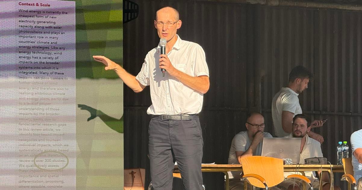 Jedna dedina sedem turbin a otazka ktora rozdeliuje obyvatelov Preco prave my pytaju sa