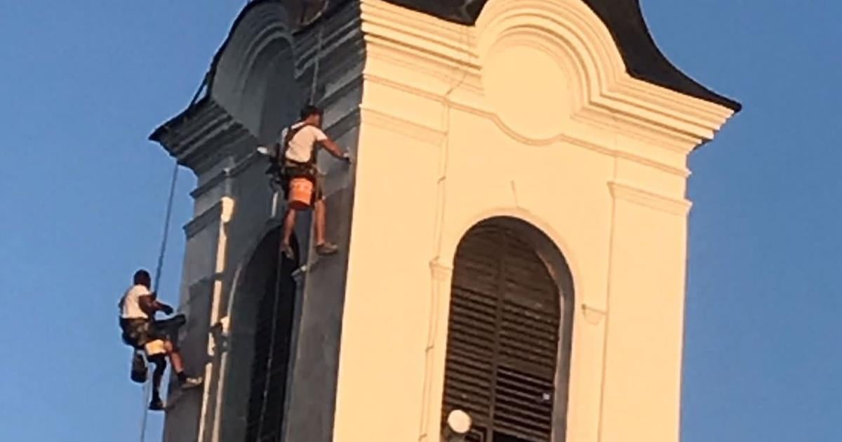 Na kostolnej vezi viseli dvaja muzi Scena v kupenej dedinke uptala pohady okoloidcich