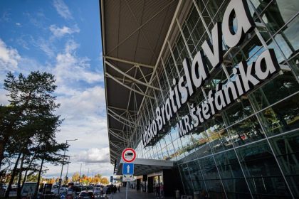 Policia skontrolovala minuly tyzden na slovenskych letiskach viac ako 78 tisic cestujucich