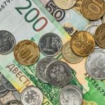Rusi masovo vyberaju peniaze z bank Vysokemu uroku a reciam o dobrej kondicii neveria