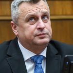 SNS navrhne pravo parlamentu odnat statne vyznamenanie
