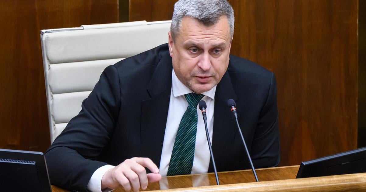 SNS pojde do volieb osamote Danko planuje zmeny v strane
