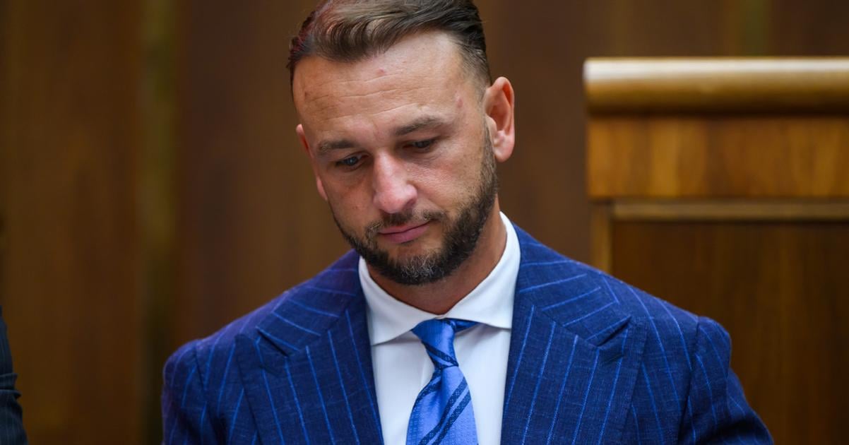 Sutaj Estok chcel oznamit navrh na zmenu ustavy no na tlacovu konferenciu napokon neprisiel
