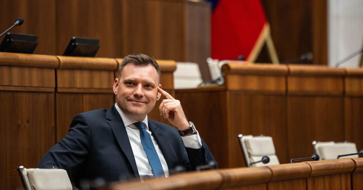 Vlastnictvo a sprava lesov uplne prechadza pod narodne parky v styroch narodnych parkoch